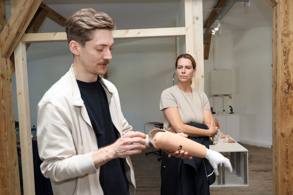 Jurybesuch bei der Lifelike Prosthetics GmbH