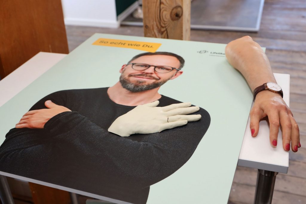 Jurybesuch bei der Lifelike Prosthetics GmbH